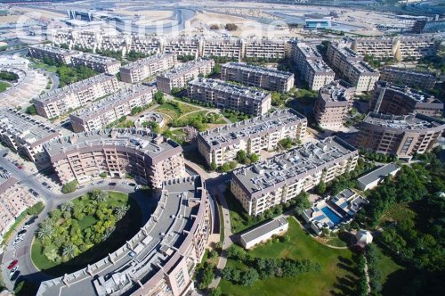 العنوان ( دبي سبورتس سيتي مقابل دبي موتور سيتي: أيهما يقدم عائداً استثمارياً أعلى في 2026؟